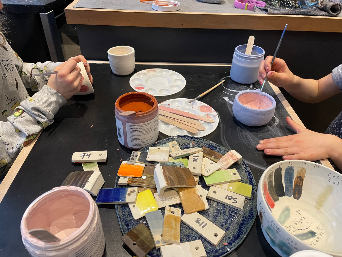 Free workshop for adults GLAZE a piece of ceramic