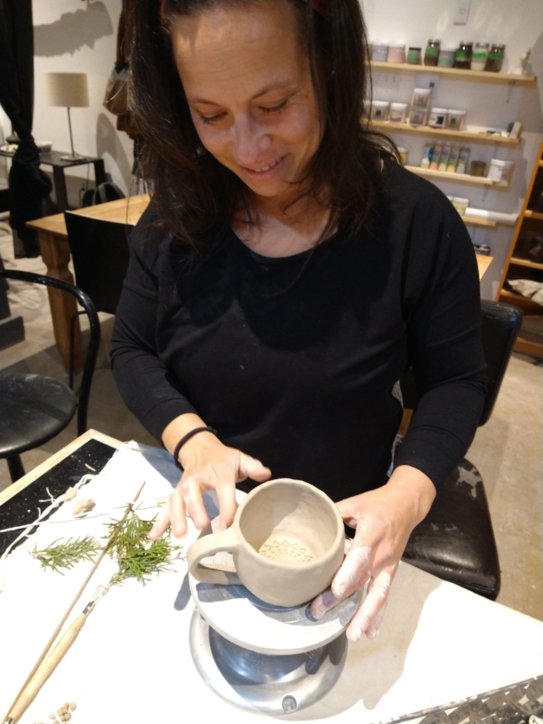 Free workshop for adults MODELING and GLAZE