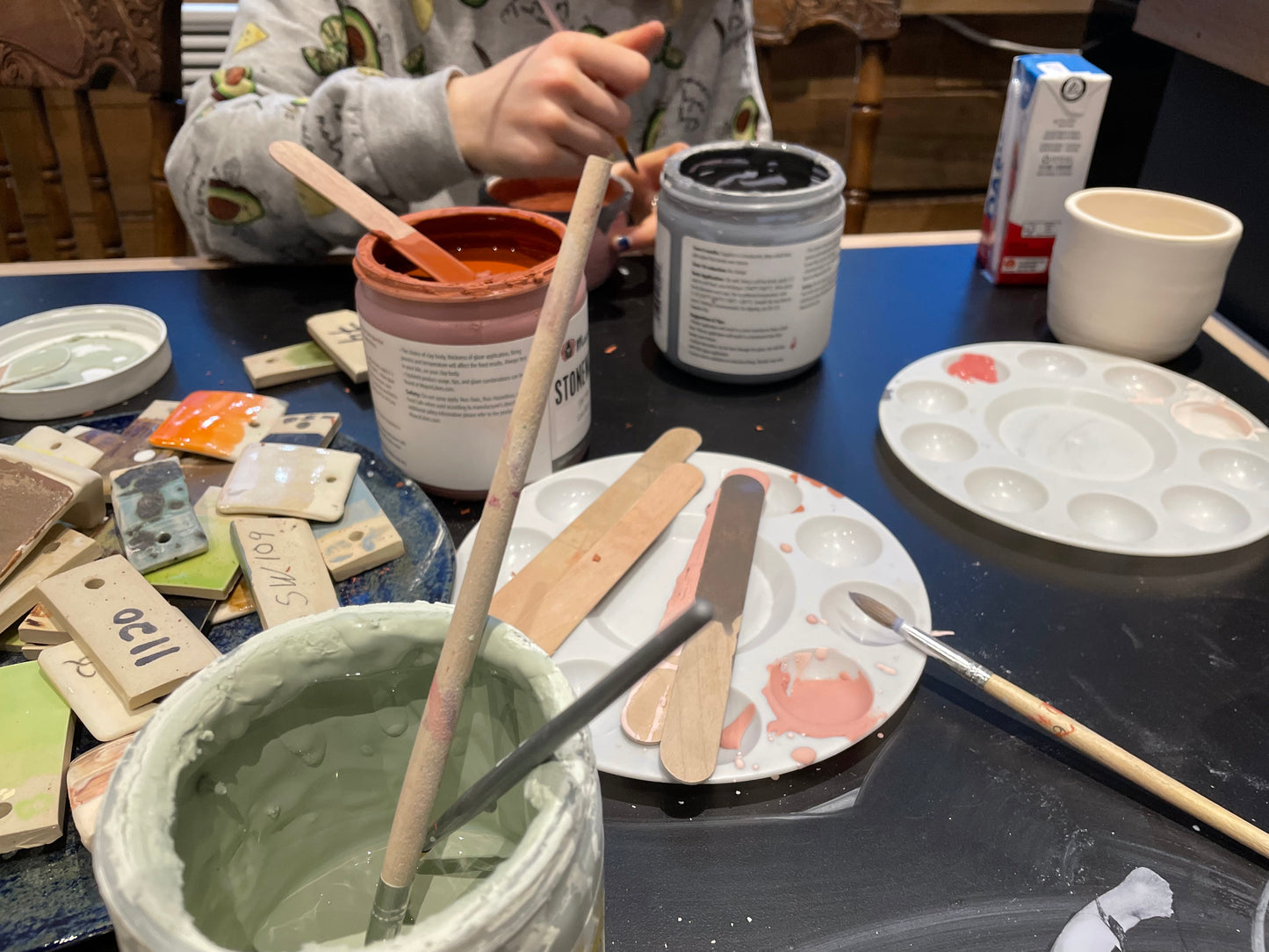 Free workshop for adults GLAZE a piece of ceramic