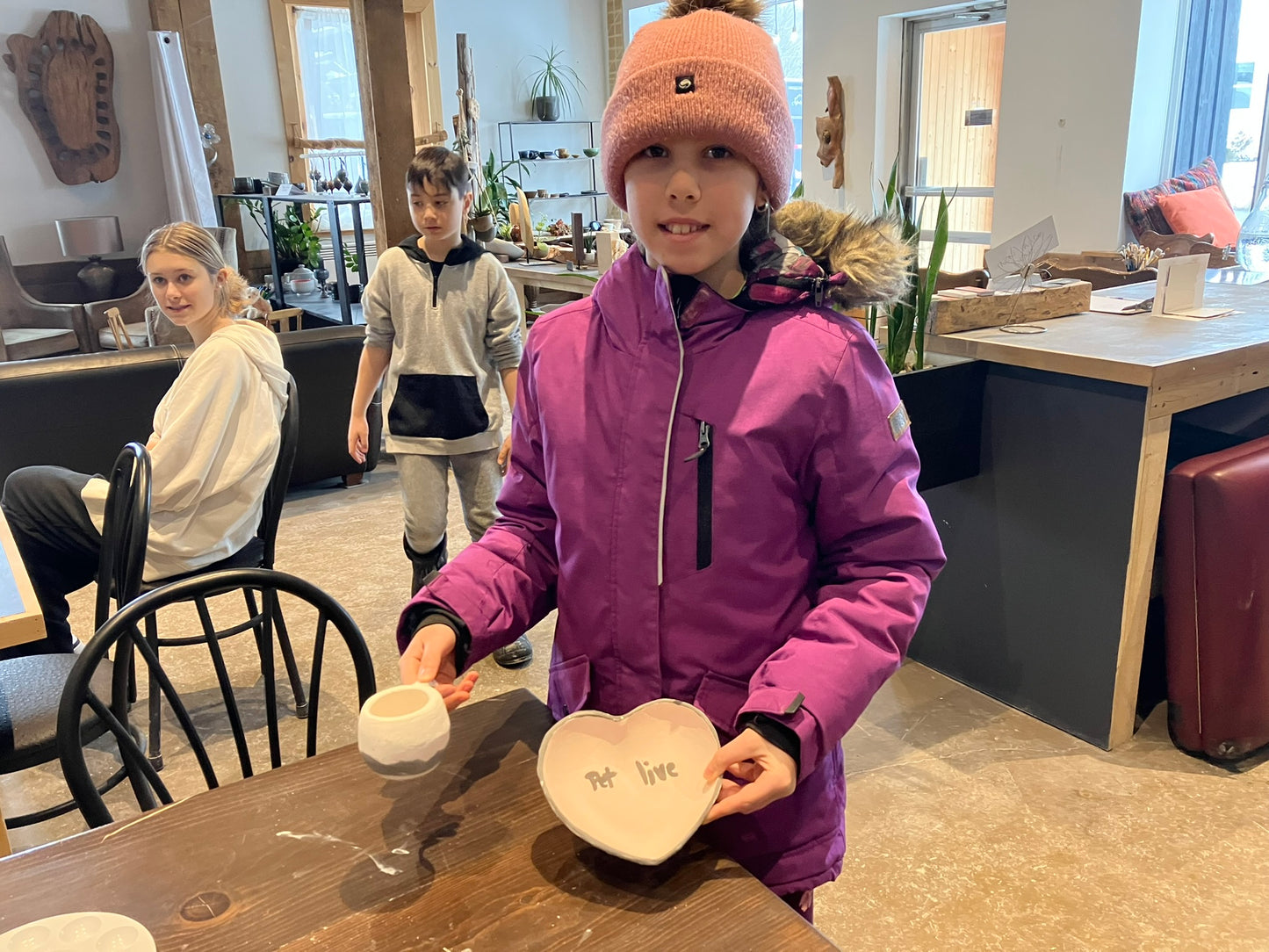 Free workshop for adults GLAZE a piece of ceramic