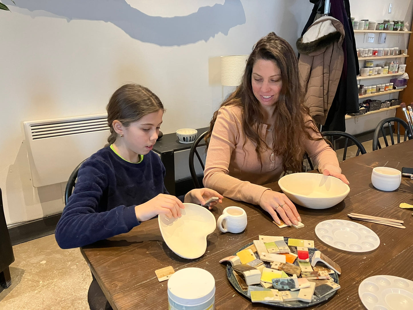 Free workshop for adults GLAZE a piece of ceramic